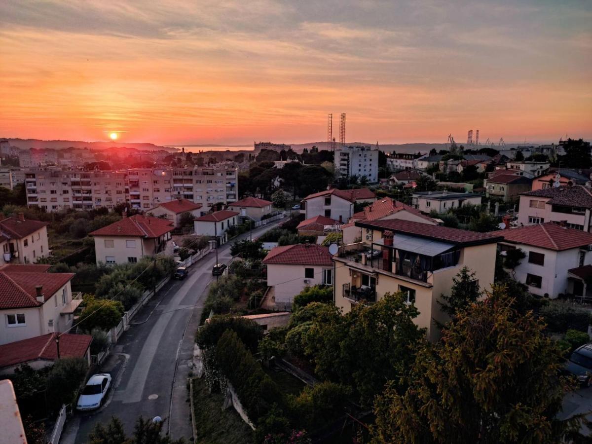 Art Apartment Sole Pula Bagian luar foto